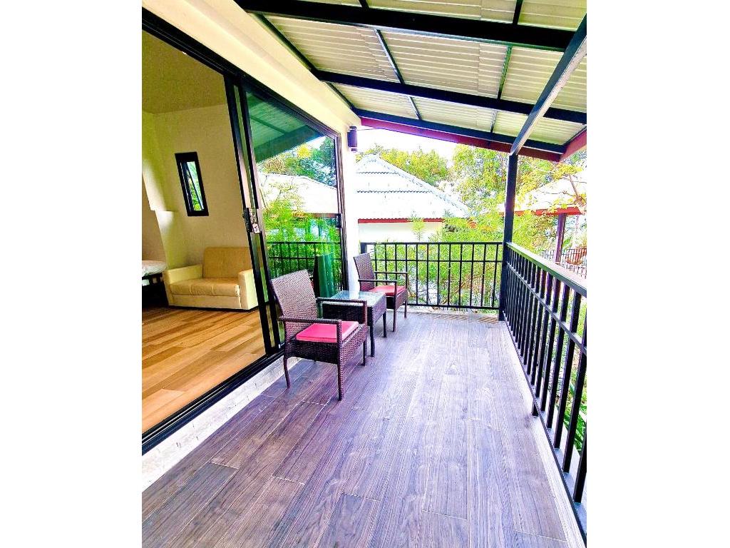 Bungalow with Sea View