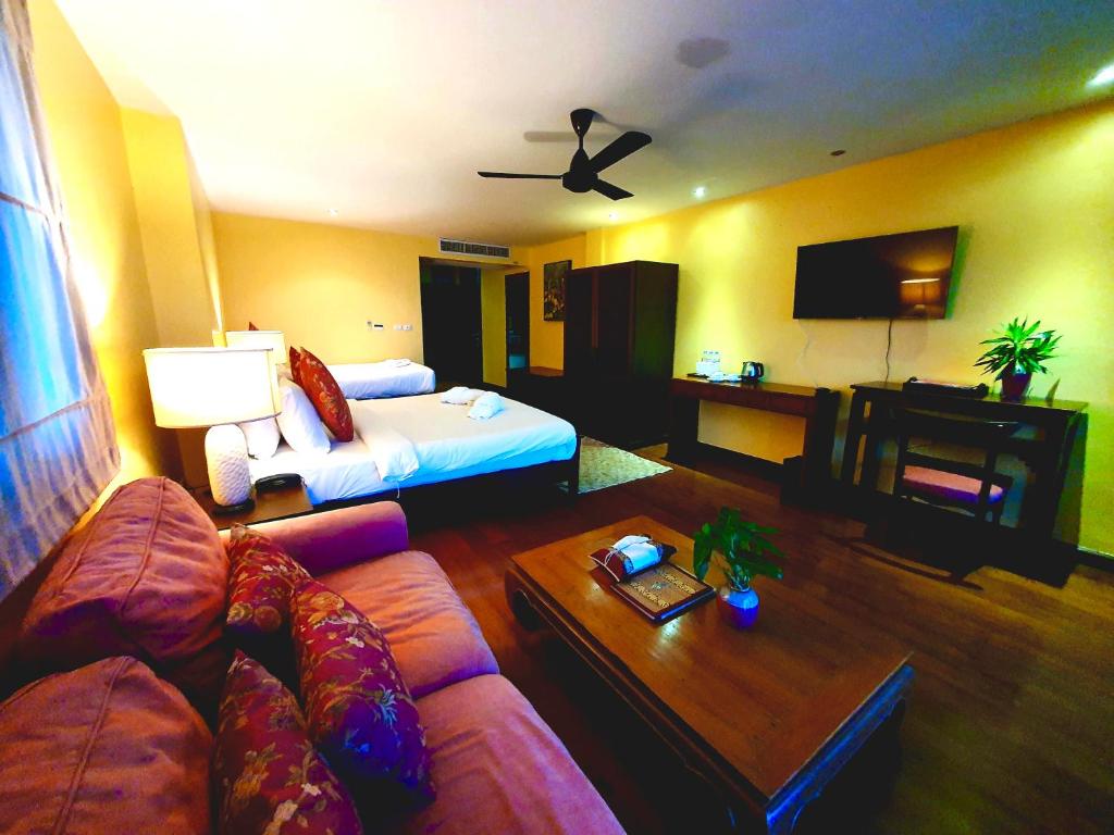 Triple Room with Sea View